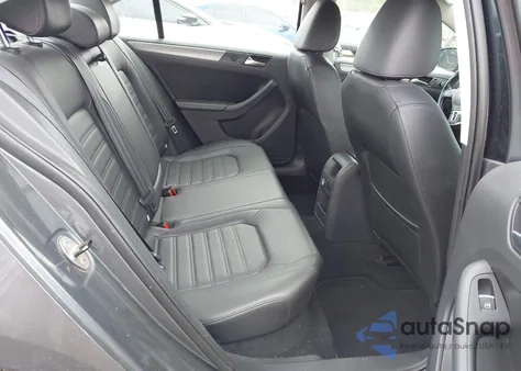 2013 Volkswagen Jetta 2.5L Sel z USA, uszkodzony, nr VIN 3VWLP7AJ8DM400011